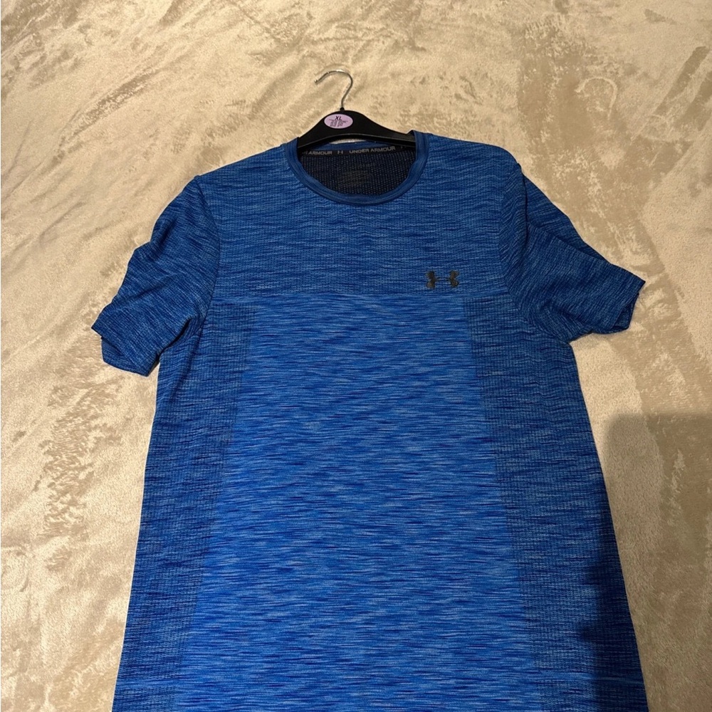 Under armour t shirt